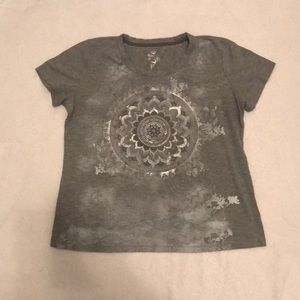 Gray graphic tee